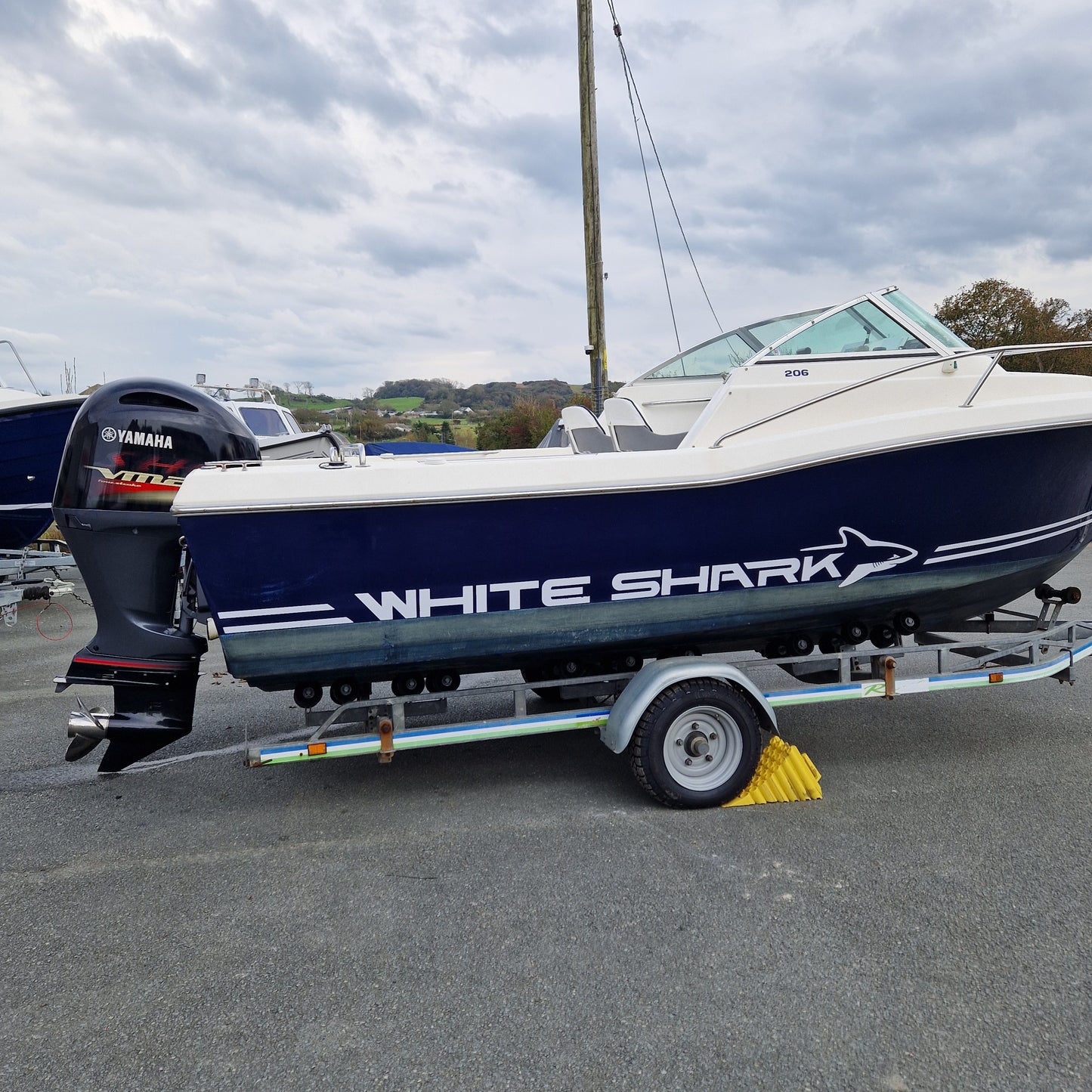 White Shark 206 Cabin w/ Yamaha 150hp