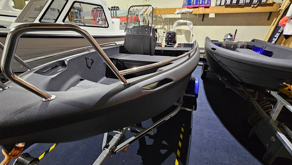 Pioner 14 Active w/ Suzuki DF25hp + 5K in Options