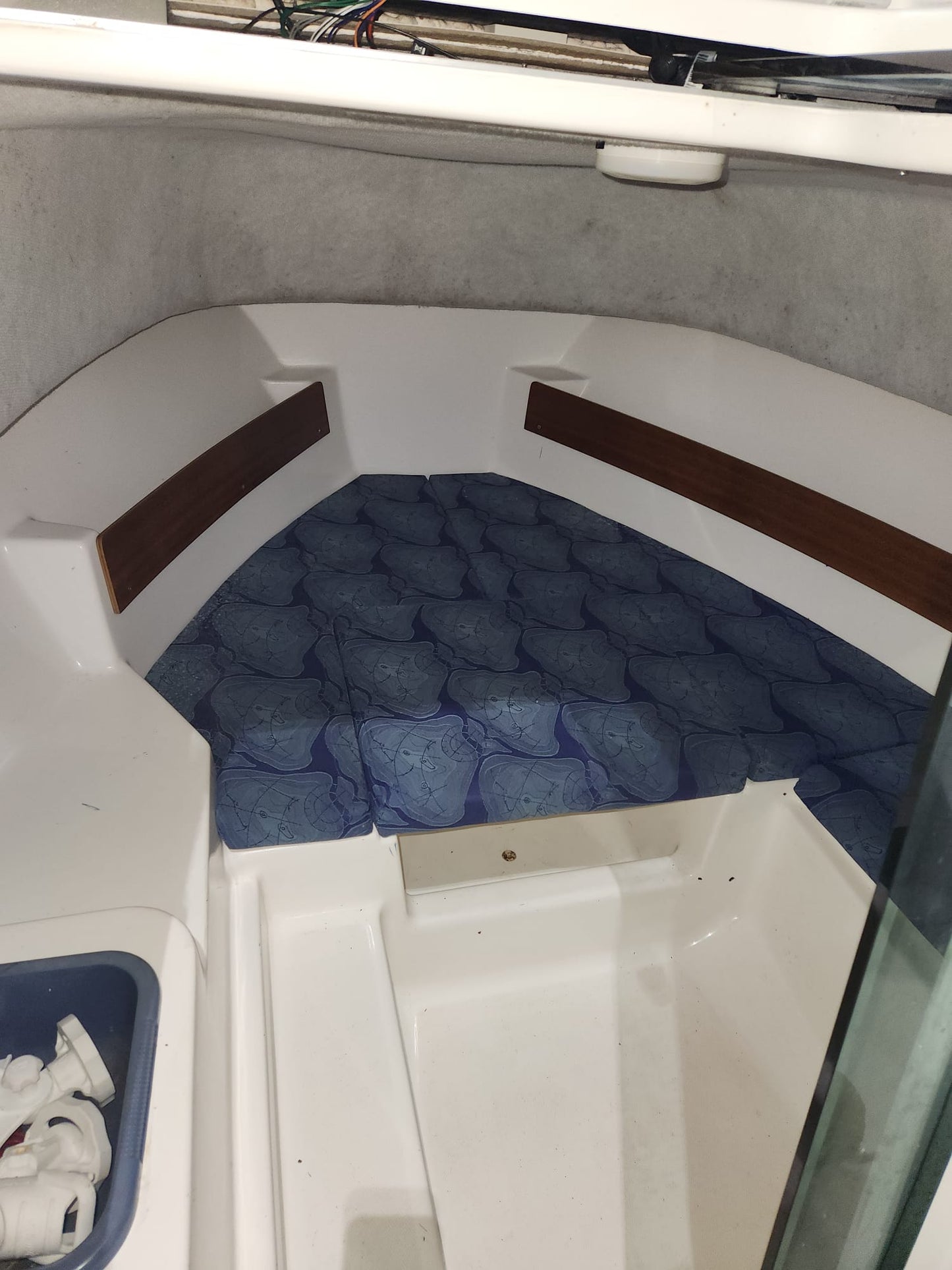 White Shark 206 Cabin w/ Yamaha 150hp