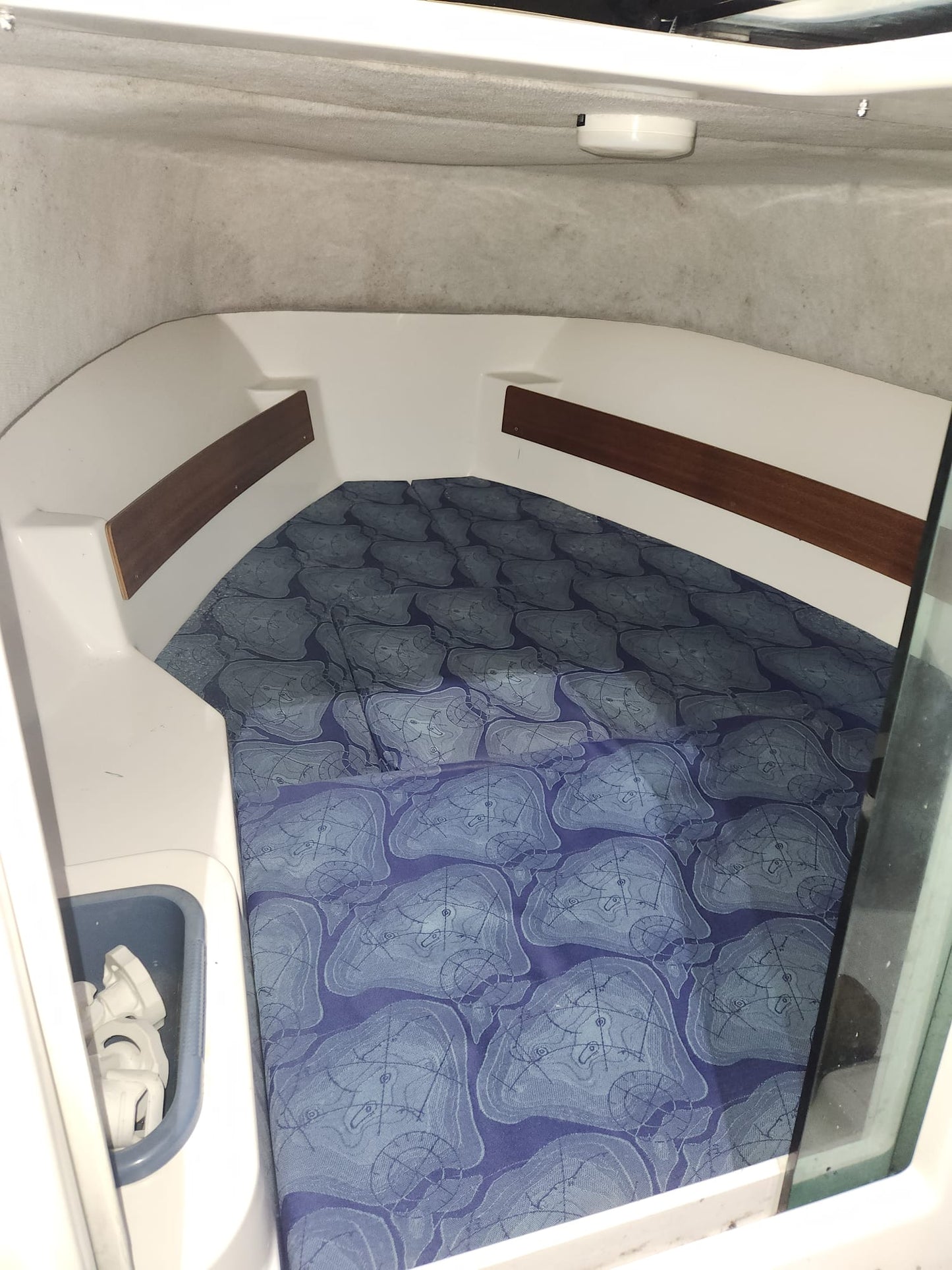 White Shark 206 Cabin w/ Yamaha 150hp