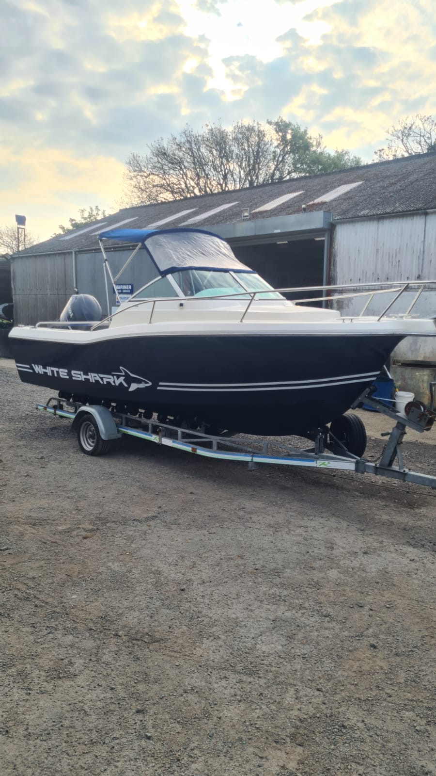 White Shark 206 Cabin w/ Yamaha 150hp