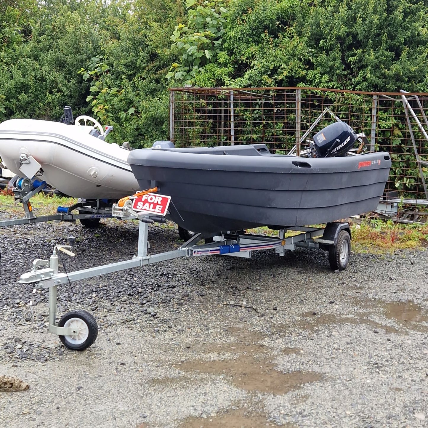 Pioner 12 Maxi (Demo) w/ Evinrude 9.8hp