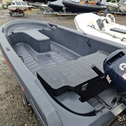 Pioner 12 Maxi (Demo) w/ Evinrude 9.8hp