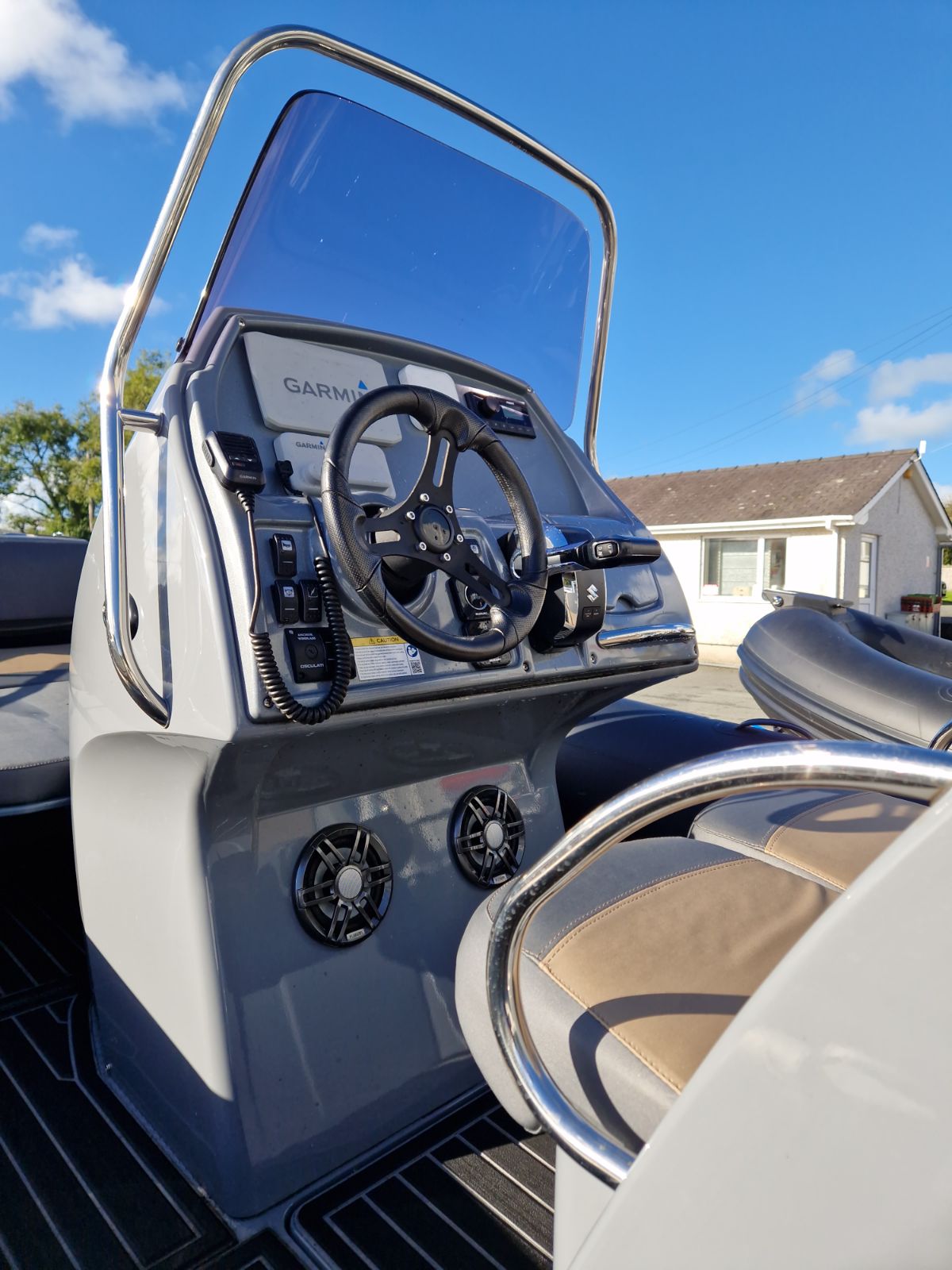 Grand Goldline G650 w/ Suzuki 175hp